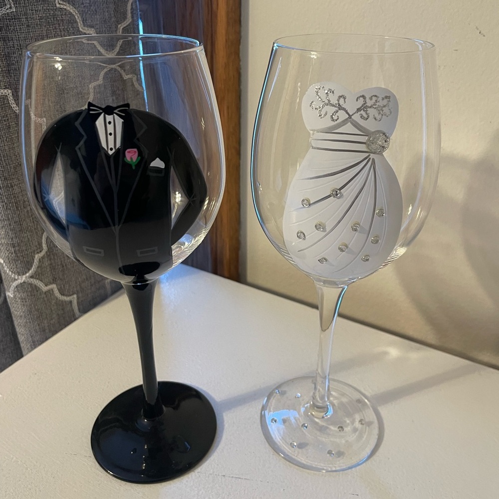 Bride & Groom Hand-Painted Wine Glass Set – Wedding/Anniversary